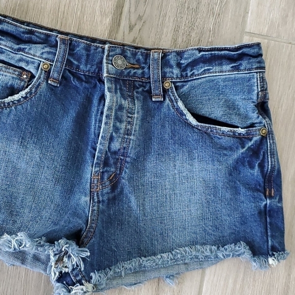 Free People Uptown High Rise Raw Hem shorts Size 26 - Picture 5 of 8